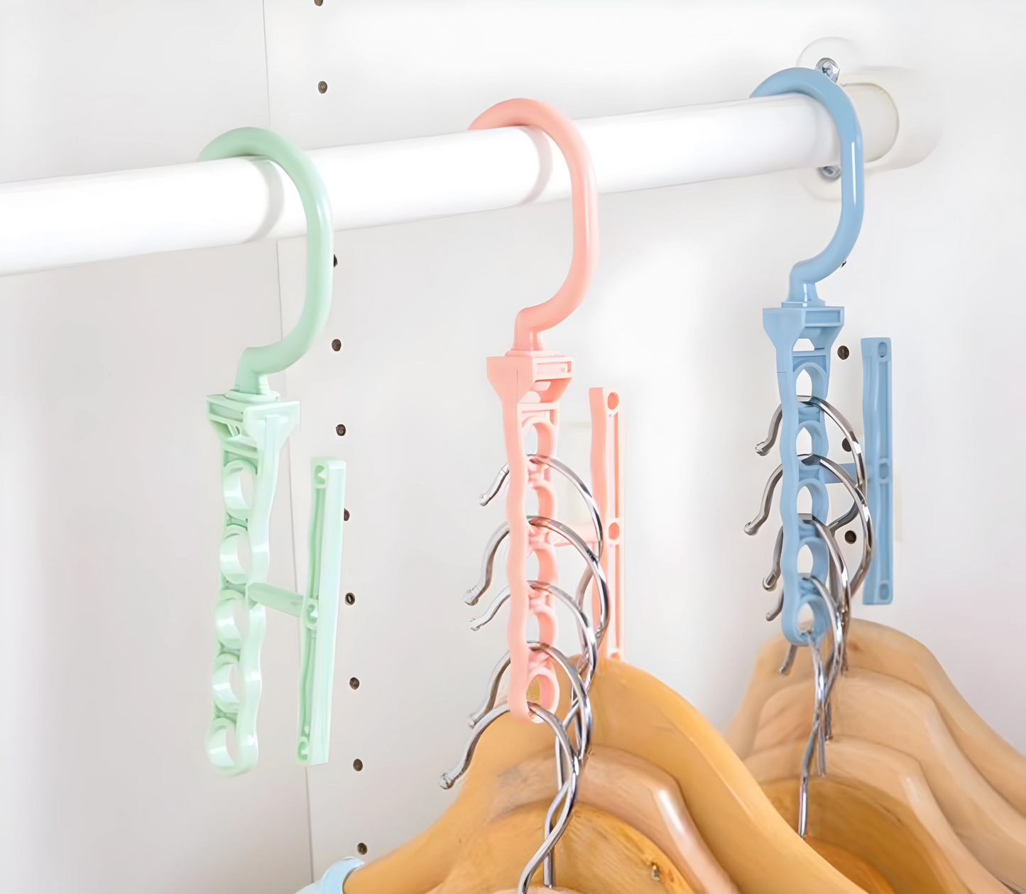 Sueyeuwdi 5-Hole Space Saver Wonder Magic Hook Hanger