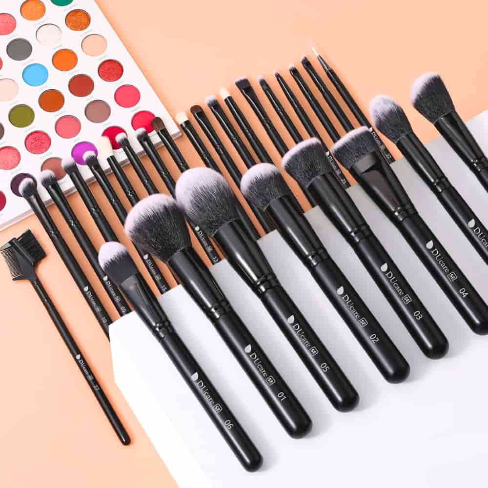 elegant makeup brush set